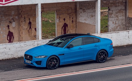 2020 Jaguar XE Reims Edition Front Three-Quarter Wallpapers 450x275 (37)