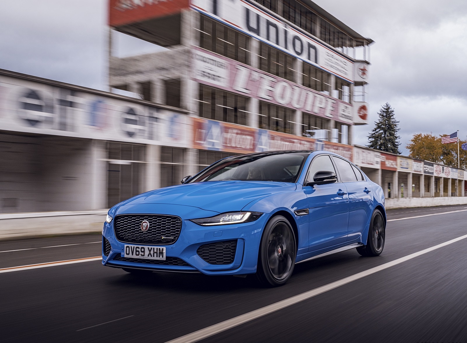 2020 Jaguar XE Reims Edition Front Three-Quarter Wallpapers (14)