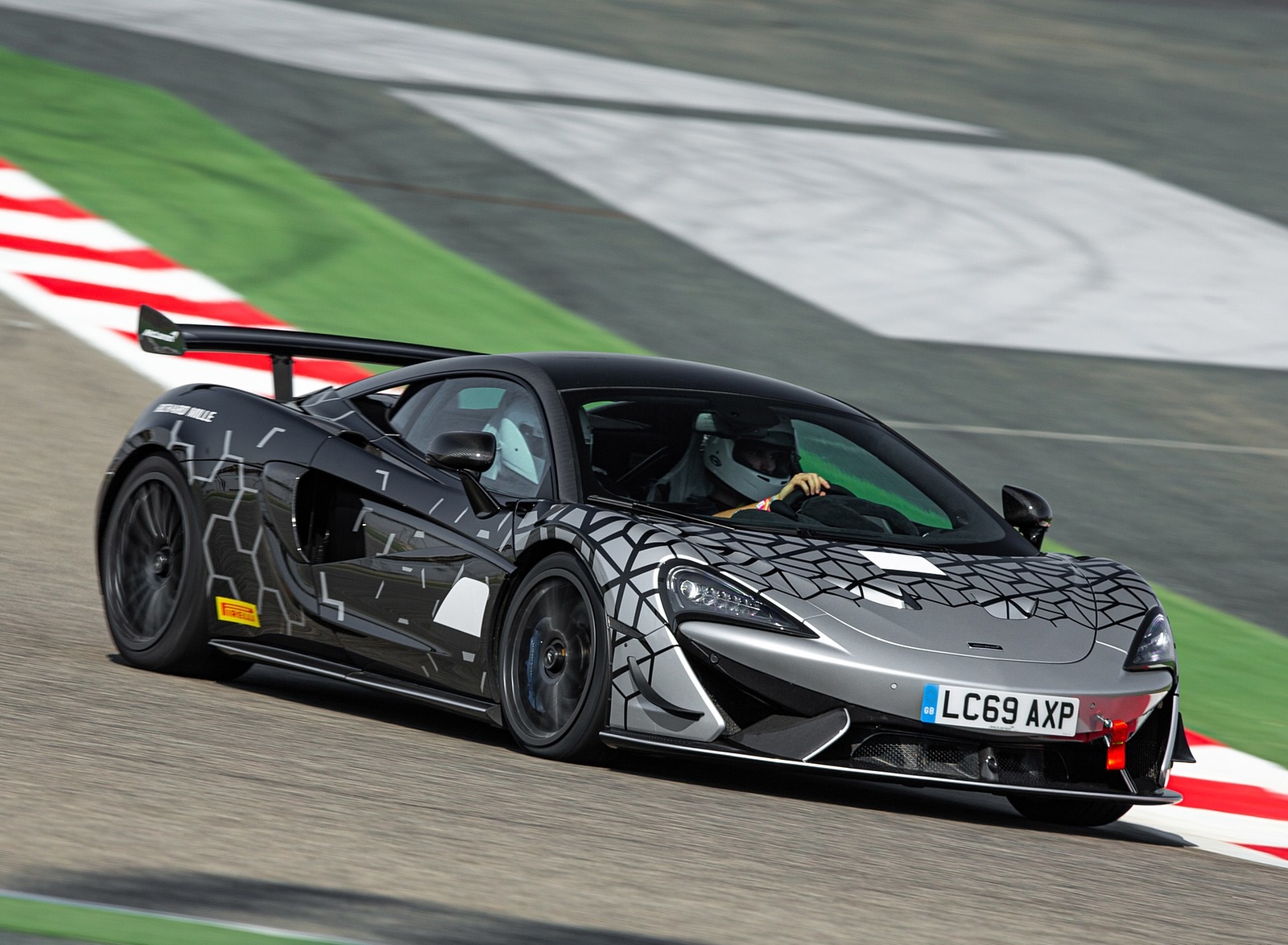 2020 McLaren 620R Front Three-Quarter Wallpapers #2 of 12