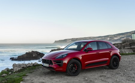 2020 Porsche Macan GTS (Color: Carmine Red) Front Three-Quarter Wallpapers 450x275 (66)