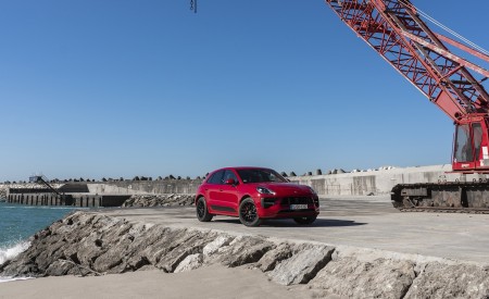 2020 Porsche Macan GTS (Color: Carmine Red) Front Three-Quarter Wallpapers 450x275 (53)
