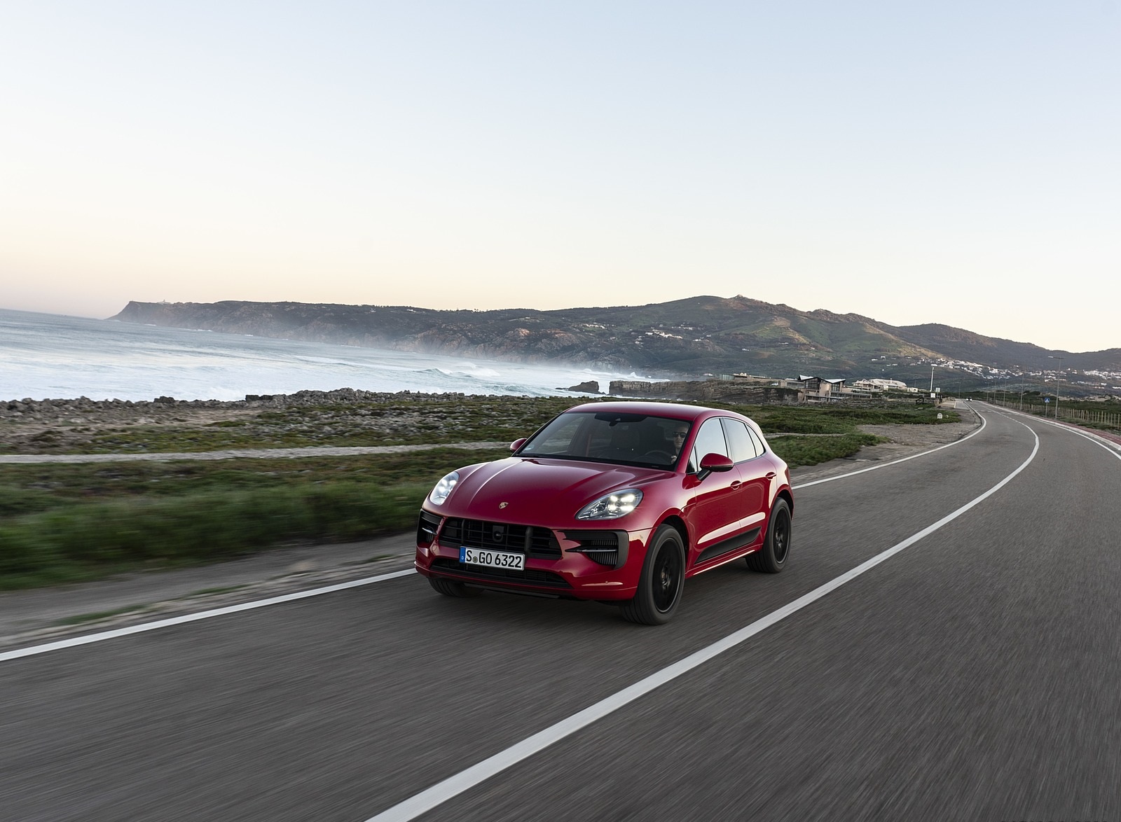 2020 Porsche Macan GTS (Color: Carmine Red) Front Three-Quarter Wallpapers (5)