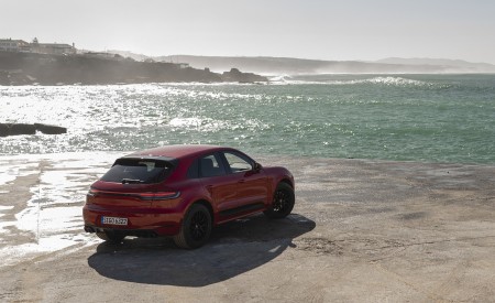 2020 Porsche Macan GTS (Color: Carmine Red) Rear Three-Quarter Wallpapers 450x275 (57)