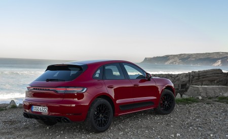 2020 Porsche Macan GTS (Color: Carmine Red) Rear Three-Quarter Wallpapers 450x275 (72)