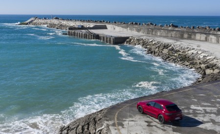 2020 Porsche Macan GTS (Color: Carmine Red) Rear Three-Quarter Wallpapers 450x275 (58)