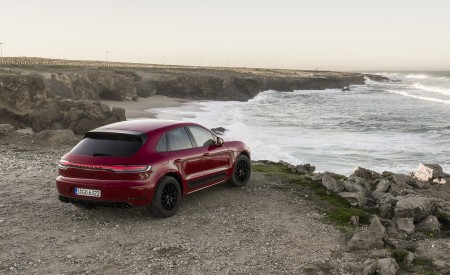 2020 Porsche Macan GTS (Color: Carmine Red) Rear Three-Quarter Wallpapers 450x275 (73)