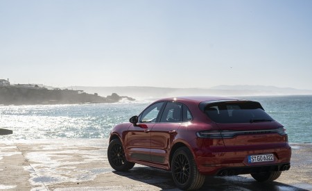 2020 Porsche Macan GTS (Color: Carmine Red) Rear Three-Quarter Wallpapers 450x275 (75)