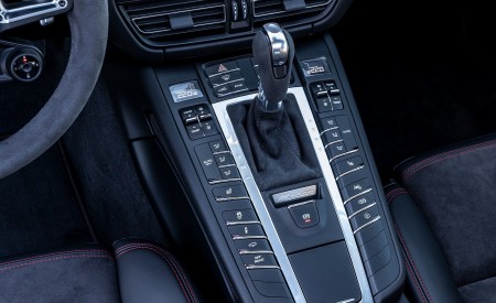 2020 Porsche Macan GTS (Color: Carrara White Metallic) Interior Detail Wallpapers 450x275 (234)