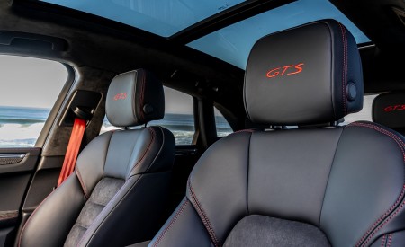2020 Porsche Macan GTS (Color: Carrara White Metallic) Panoramic Roof Wallpapers 450x275 (237)