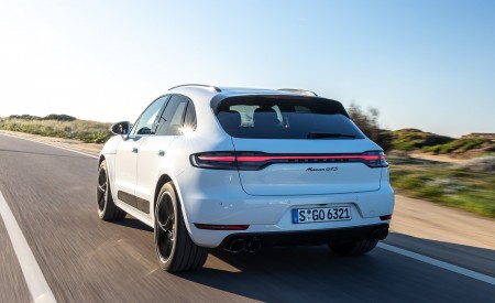 2020 Porsche Macan GTS (Color: Carrara White Metallic) Rear Three-Quarter Wallpapers 450x275 (208)
