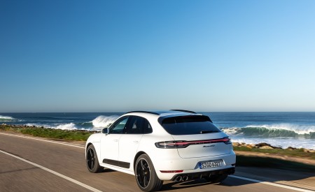 2020 Porsche Macan GTS (Color: Carrara White Metallic) Rear Three-Quarter Wallpapers 450x275 (209)