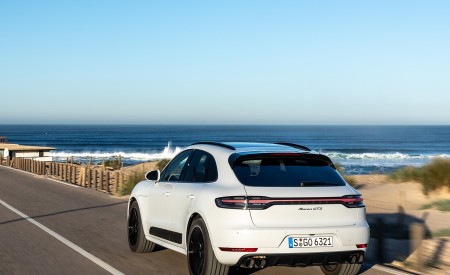2020 Porsche Macan GTS (Color: Carrara White Metallic) Rear Three-Quarter Wallpapers 450x275 (206)
