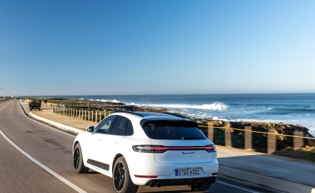 2020 Porsche Macan GTS (Color: Carrara White Metallic) Rear Three-Quarter Wallpapers 450x275 (207)