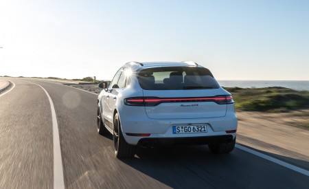 2020 Porsche Macan GTS (Color: Carrara White Metallic) Rear Wallpapers 450x275 (216)