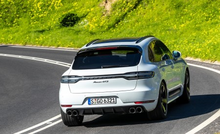 2020 Porsche Macan GTS (Color: Carrara White Metallic) Rear Wallpapers 450x275 (195)