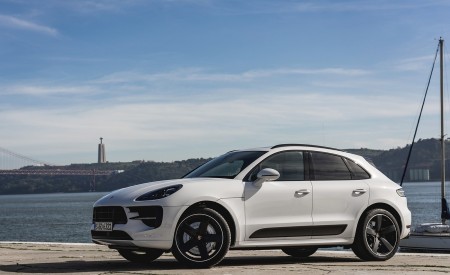 2020 Porsche Macan GTS (Color: Carrara White Metallic) Side Wallpapers 450x275 (225)