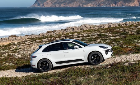 2020 Porsche Macan GTS (Color: Carrara White Metallic) Side Wallpapers 450x275 (226)