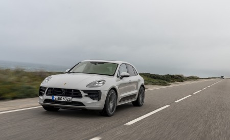 2020 Porsche Macan GTS (Color: Crayon) Front Three-Quarter Wallpapers 450x275 (99)