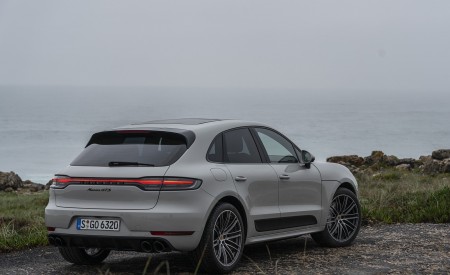 2020 Porsche Macan GTS (Color: Crayon) Rear Three-Quarter Wallpapers 450x275 (120)