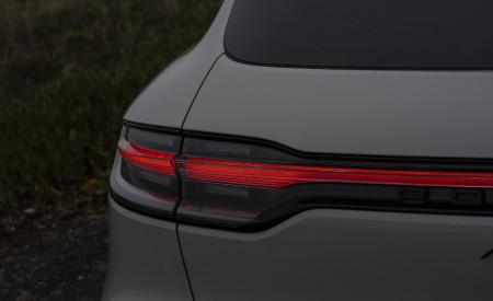 2020 Porsche Macan GTS (Color: Crayon) Tail Light Wallpapers 450x275 (133)