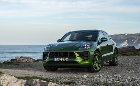 2020 Porsche Macan GTS (Color: Mamba Green Metallic) Front Three-Quarter Wallpapers 450x275 (175)