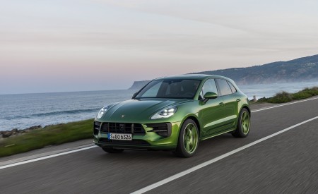 2020 Porsche Macan GTS (Color: Mamba Green Metallic) Front Three-Quarter Wallpapers 450x275 (155)