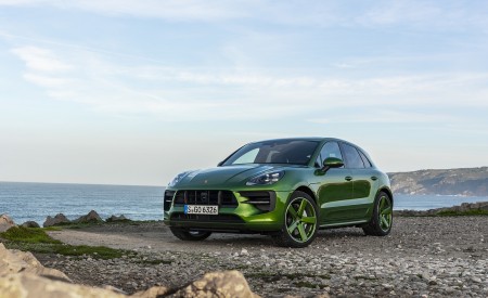 2020 Porsche Macan GTS (Color: Mamba Green Metallic) Front Three-Quarter Wallpapers 450x275 (168)