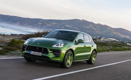 2020 Porsche Macan GTS (Color: Mamba Green Metallic) Front Three-Quarter Wallpapers 450x275 (159)