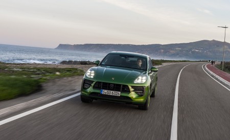 2020 Porsche Macan GTS (Color: Mamba Green Metallic) Front Wallpapers 450x275 (161)