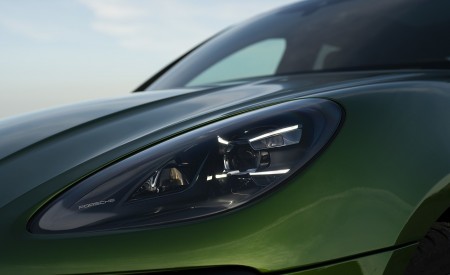 2020 Porsche Macan GTS (Color: Mamba Green Metallic) Headlight Wallpapers 450x275 (190)