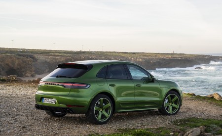 2020 Porsche Macan GTS (Color: Mamba Green Metallic) Rear Three-Quarter Wallpapers 450x275 (177)