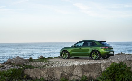 2020 Porsche Macan GTS (Color: Mamba Green Metallic) Rear Three-Quarter Wallpapers 450x275 (178)