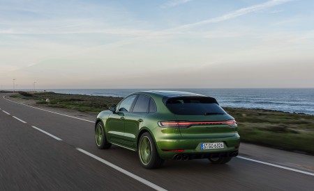2020 Porsche Macan GTS (Color: Mamba Green Metallic) Rear Three-Quarter Wallpapers 450x275 (166)
