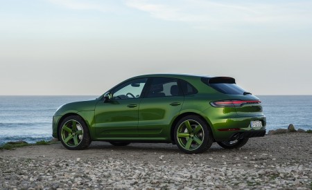 2020 Porsche Macan GTS (Color: Mamba Green Metallic) Side Wallpapers 450x275 (183)