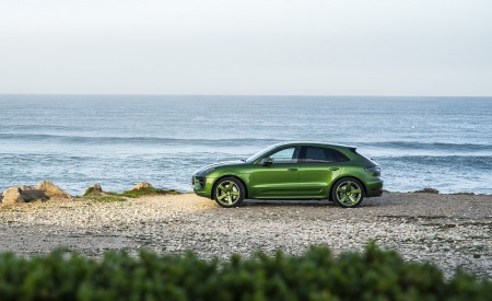 2020 Porsche Macan GTS (Color: Mamba Green Metallic) Side Wallpapers 450x275 (171)