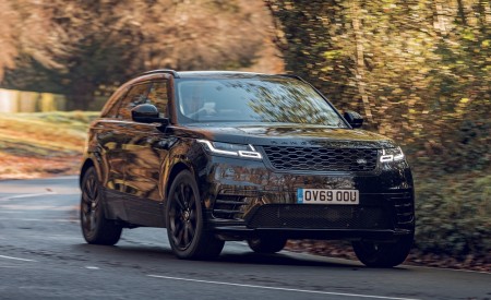 2020 Range Rover Velar R-Dynamic Black Front Three-Quarter Wallpapers 450x275 (3)