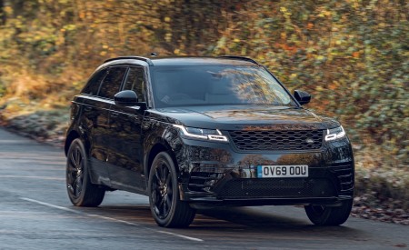 2020 Range Rover Velar R-Dynamic Black Front Three-Quarter Wallpapers 450x275 (2)
