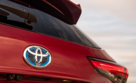 2020 Toyota Highlander Platinum Hybrid AWD (Color: Ruby Flare Pearl) Badge Wallpapers 450x275 (17)