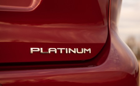 2020 Toyota Highlander Platinum Hybrid AWD (Color: Ruby Flare Pearl) Badge Wallpapers 450x275 (7)