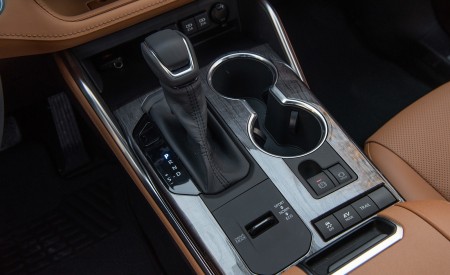 2020 Toyota Highlander Platinum Hybrid AWD (Color: Ruby Flare Pearl) Interior Detail Wallpapers 450x275 (33)