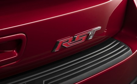 2021 Chevrolet Tahoe RST Badge Wallpapers 450x275 (12)