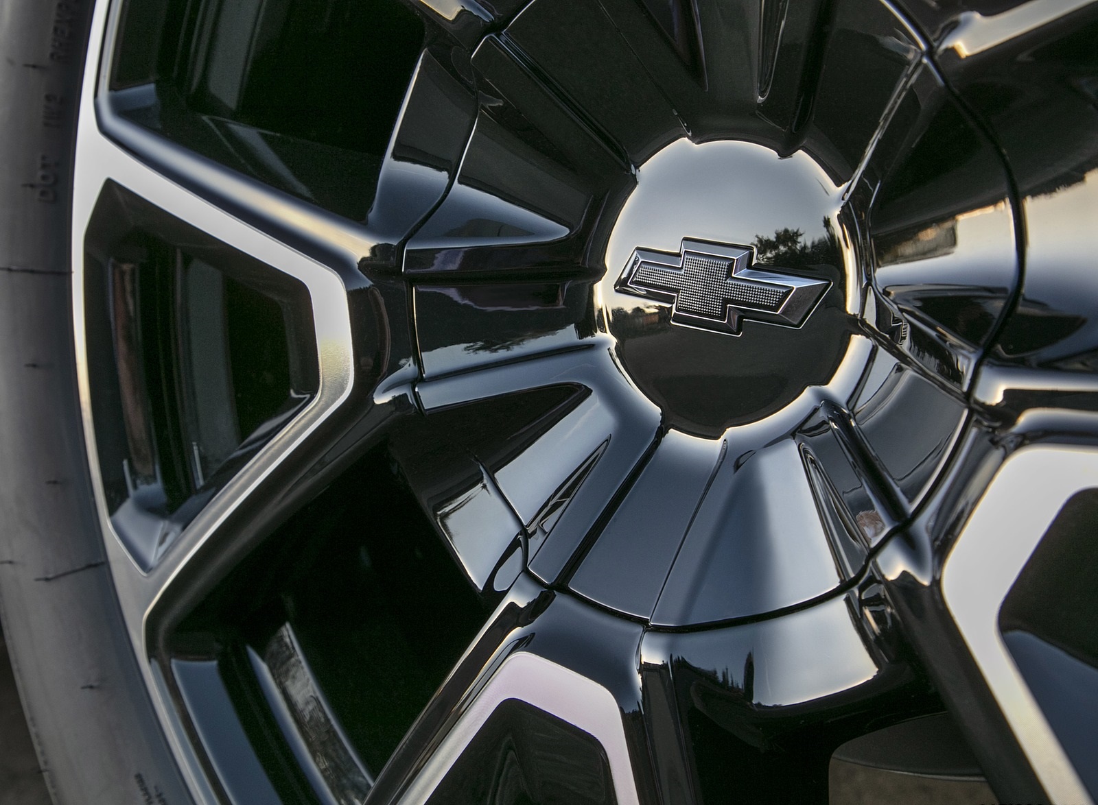 2021 Chevrolet Tahoe RST Wheel Wallpapers (13)