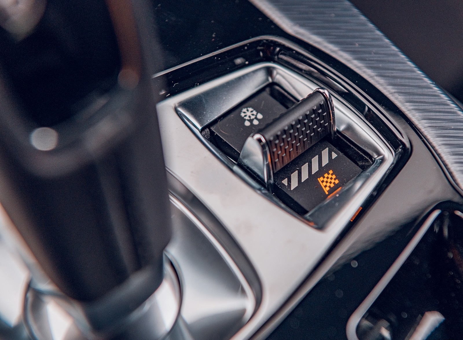 2021 Jaguar F-TYPE Coupe R-Dynamic P450 AWD (Color: Eiger Grey) Interior Detail Wallpapers #44 of 143