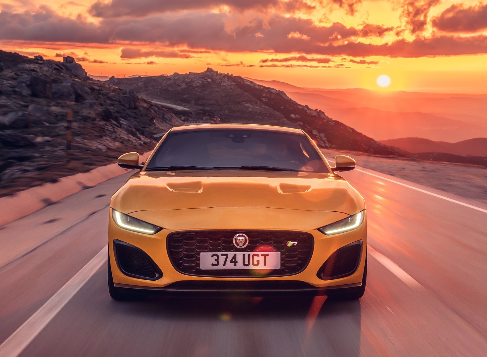 2021 Jaguar F-TYPE R Coupe AWD (Color: Sorrento Yellow) Front Wallpapers #76 of 143
