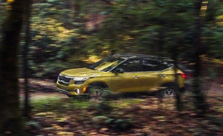 2021 Kia Seltos Front Three-Quarter Wallpapers 450x275 (43)