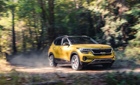 2021 Kia Seltos Front Three-Quarter Wallpapers 450x275 (45)