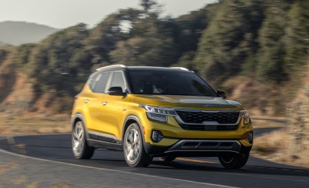 2021 Kia Seltos Front Three-Quarter Wallpapers 450x275 (40)