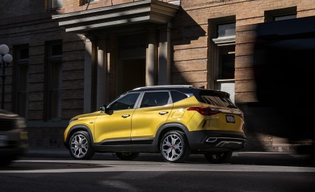 2021 Kia Seltos Rear Three-Quarter Wallpapers 450x275 (17)