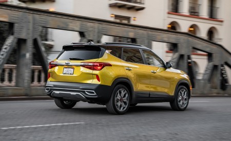 2021 Kia Seltos Rear Three-Quarter Wallpapers 450x275 (5)