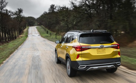 2021 Kia Seltos Rear Wallpapers 450x275 (6)